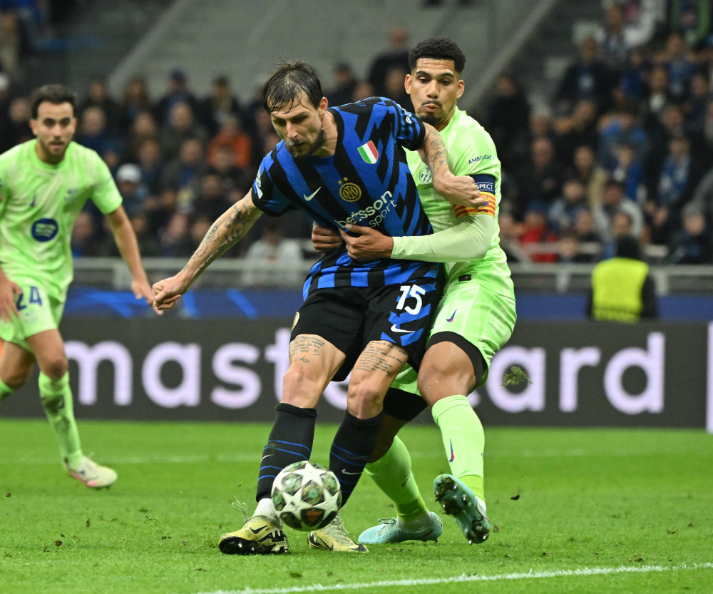 巴萨前高管：皇马就像校霸，只敢狂扁小朋友，碰到强的就缩了