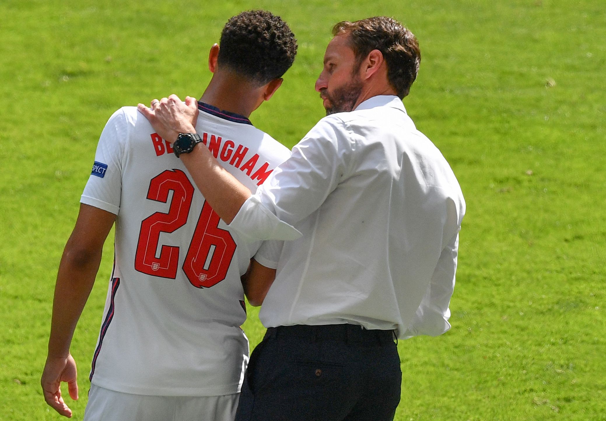 鹈鹕官方：锡安背靠背对阵老鹰将轮休