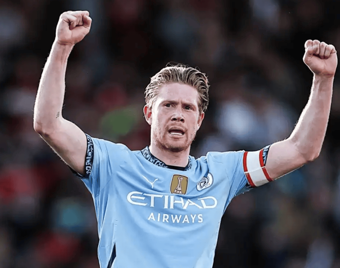 曼联客场不败创英超最长纪录，B费贡献2球1助攻，但防守漏洞明显，积分排名靠后。