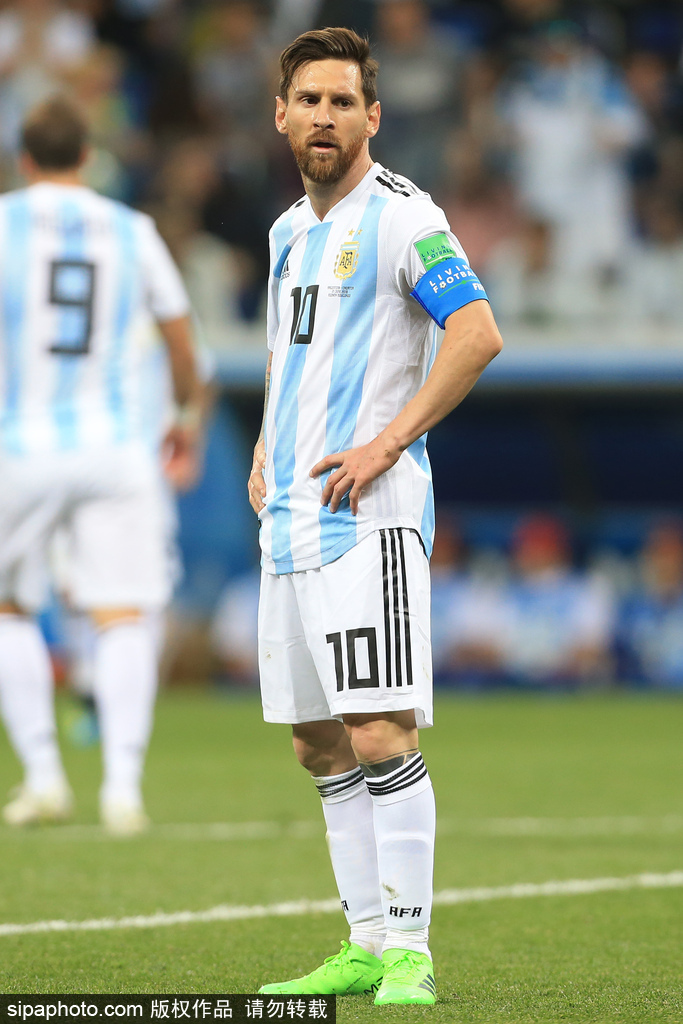 加斯佩里尼谈被罚下：我是正常的抗议动作，可能四官想成焦点