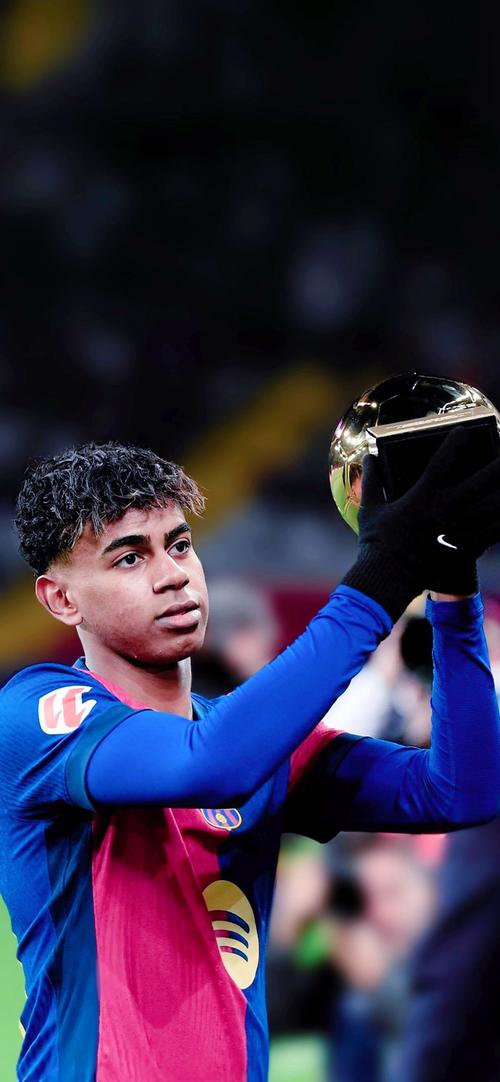 多古：球队现在更像一个集体了，我为霍伊伦进球感到高兴