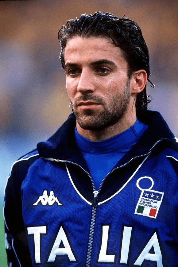 马刺半场4人得分上双，命中11记三分领先鹈鹕20分